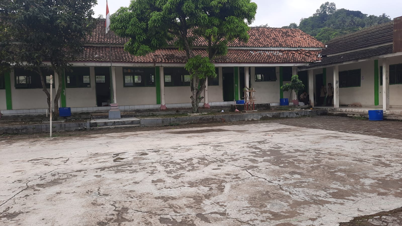 MTs. Darul Aziz Manggis  Menjadi sekolah digital